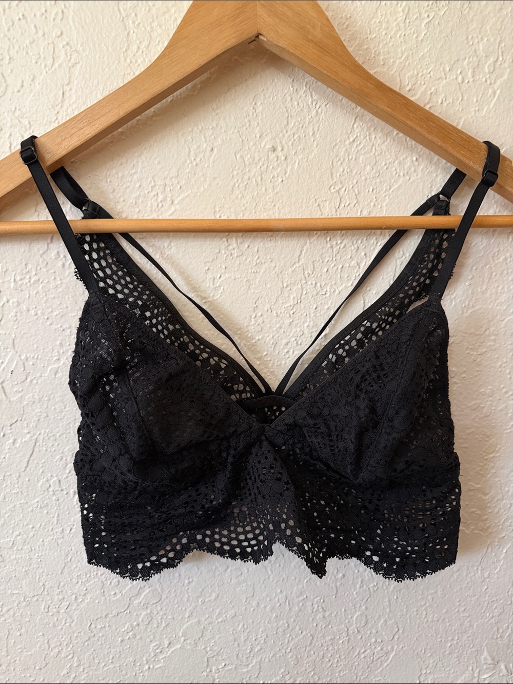 Victoria's Secret Black Eyelet Mesh Lace Bralette Butterfly Strappy Back Size M
